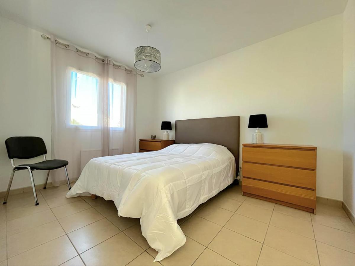 Logement Thermale Et De Tourisme Les Acacias 2 Жонзак Экстерьер фото
